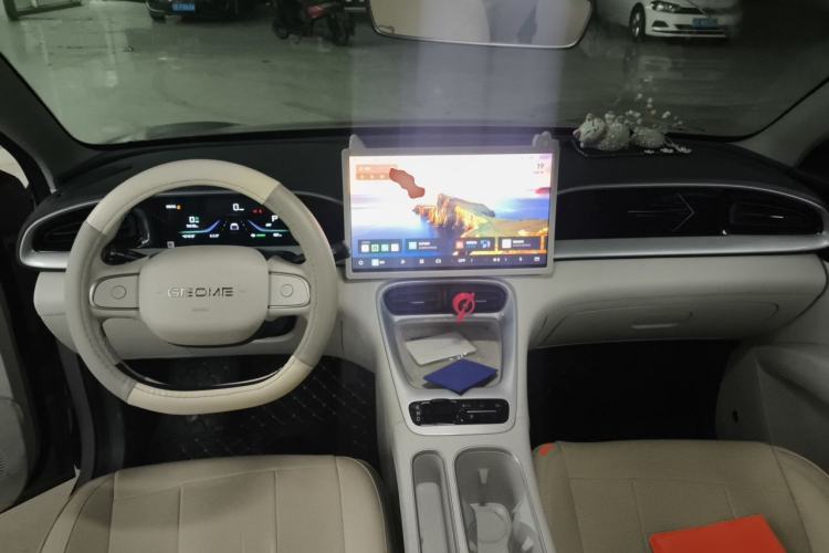 Used Geely Galaxy Geome 2026 Model 310km Dream Edition Center Console