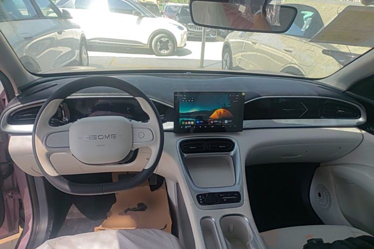 Used Geely Galaxy Geome 2026 Model 310km Youth Edition Center Console