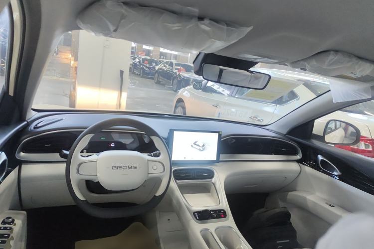 Used Geely Galaxy Geome 2026 Model 310km Youth Edition Center Console