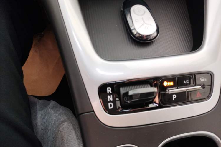 Used Geely Galaxy Geome 2026 Model 310km Youth Edition Gear Lever