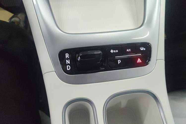 Used Geely Galaxy Geome 2026 Model 310km Youth Edition Gear Lever