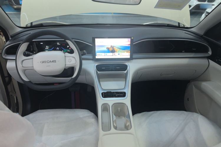 Used Geely Galaxy Geome 2026 Model 310km Youth Edition Interior 2