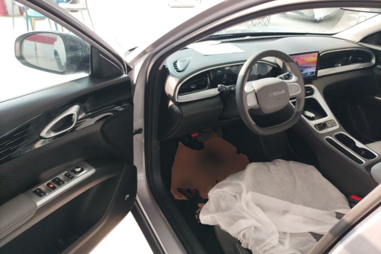 Used Geely Galaxy Geome 2026 Model 310km Youth Edition Interior 3