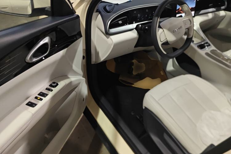 Used Geely Galaxy Geome 2026 Model 310km Youth Edition Interior 3