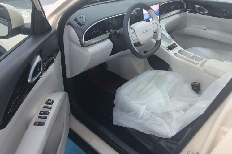 Used Geely Galaxy Geome 2026 Model 310km Youth Edition Interior 5