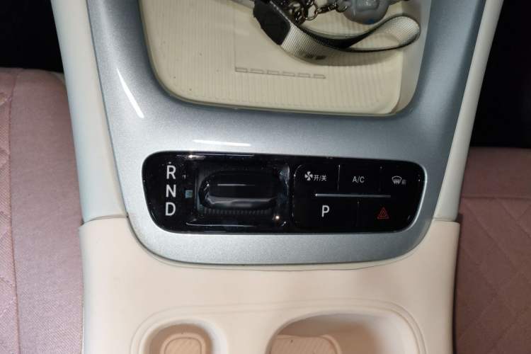 Used Geely Galaxy Geome 2026 Model 410km Exploration Edition Gear Lever