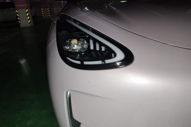 Used Geely Galaxy Geome 2026 Model 410km Exploration Edition Right Front Headlight