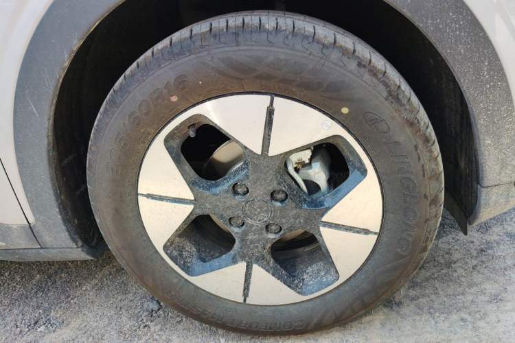 Used Geely Galaxy Geome 2026 Model 410km Exploration Edition Right Front Wheel Hub