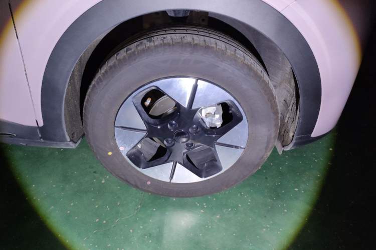 Used Geely Galaxy Geome 2026 Model 410km Exploration Edition Right Front Wheel Hub