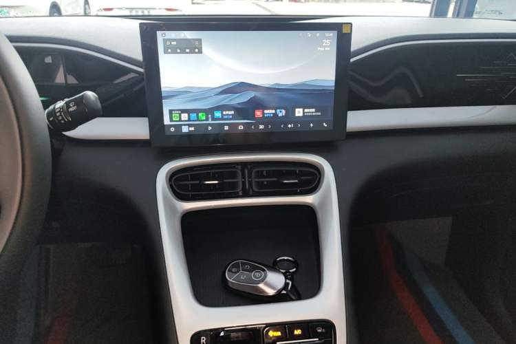 Used Geely Galaxy Geome 2026 Model 310km Youth Edition Audio And AC Panel