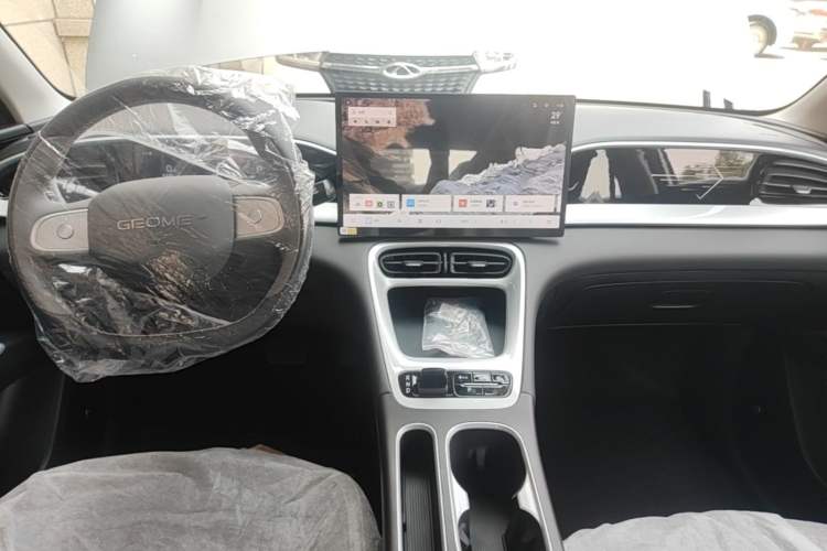 Used Geely Galaxy Geome 2026 Model 310km Dream Edition Audio And AC Panel