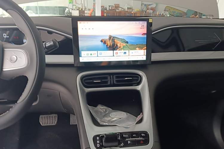 Used Geely Galaxy Geome 2026 Model 310km Youth Edition Audio And AC Panel