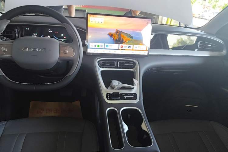 Used Geely Galaxy Geome 2026 Model 310km Dream Edition Audio And AC Panel