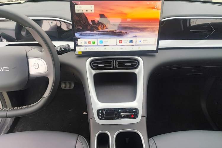 Used Geely Galaxy Geome 2026 Model 310km Dream Edition Audio And AC Panel