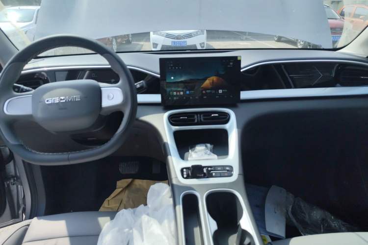 Used Geely Galaxy Geome 2026 Model 310km Youth Edition Audio And AC Panel
