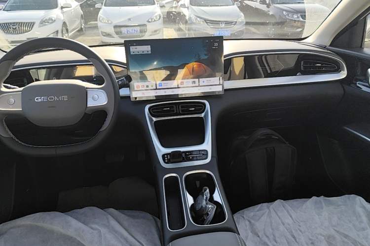 Used Geely Galaxy Geome 2026 Model 310km Dream Edition Audio And AC Panel