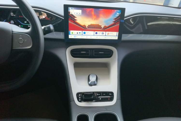 Used Geely Galaxy Geome 2026 Model 410km Carefree Edition Audio And AC Panel