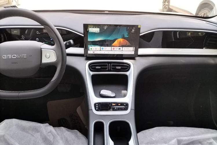Used Geely Galaxy Geome 2026 Model 310km Youth Edition Audio And AC Panel