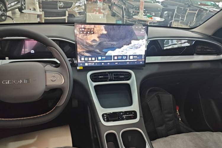 Used Geely Galaxy Geome 2026 Model 410km Freedom Edition Audio And AC Panel