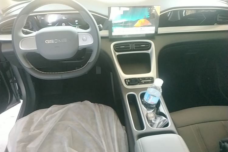 Used Geely Galaxy Geome 2026 Model 310km Youth Edition Center Console