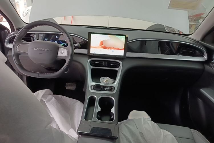 Used Geely Galaxy Geome 2026 Model 310km Youth Edition Center Console