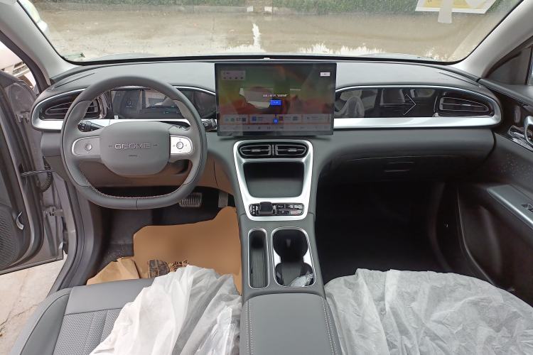 Used Geely Galaxy Geome 2026 Model 310km Dream Edition Center Console