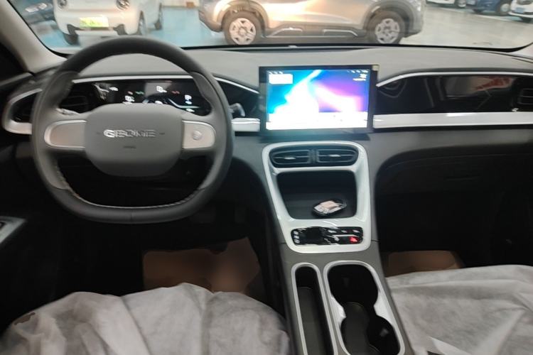 Used Geely Galaxy Geome 2026 Model 310km Youth Edition Center Console