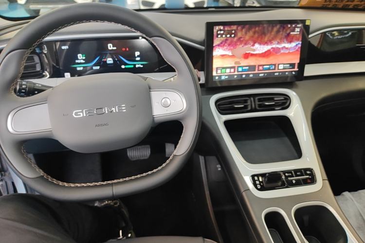 Used Geely Galaxy Geome 2026 Model 310km Youth Edition Center Console