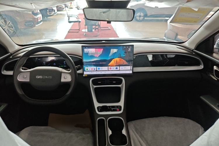 Used Geely Galaxy Geome 2026 Model 310km Dream Edition Center Console
