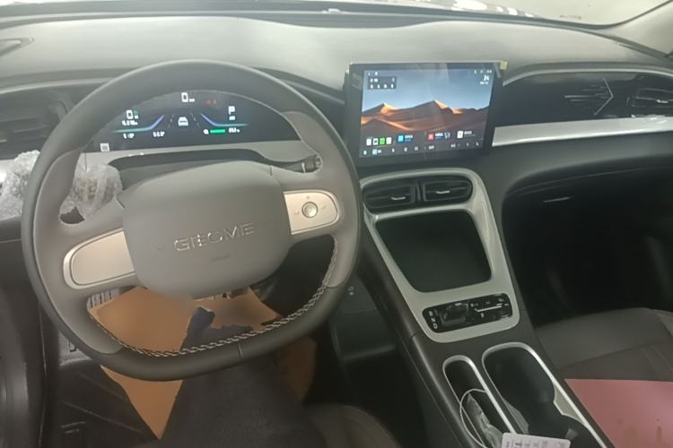 Used Geely Galaxy Geome 2026 Model 310km Youth Edition Center Console
