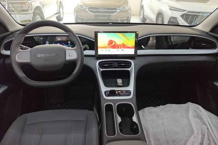 Used Geely Galaxy Geome 2026 Model 310km Youth Edition Center Console