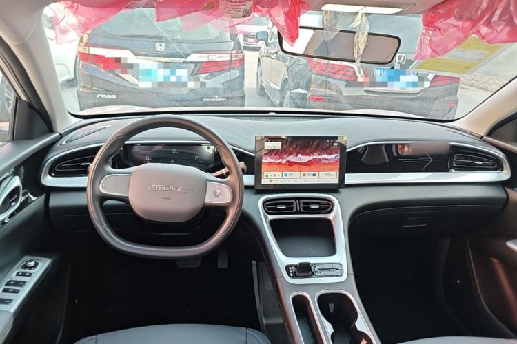 Used Geely Galaxy Geome 2026 Model 410km Carefree Edition Center Console