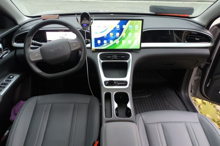 Used Geely Galaxy Geome 2026 Model 410km Exploration Edition Center Console