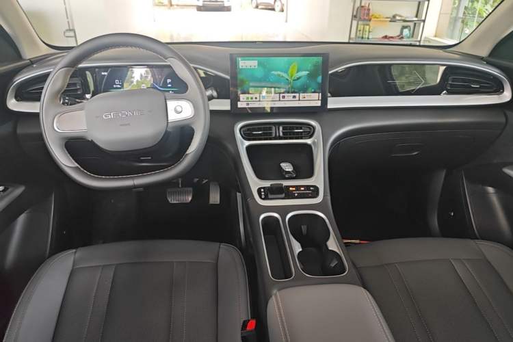Used Geely Galaxy Geome 2026 Model 310km Youth Edition Center Console