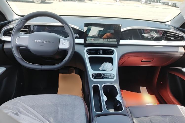 Used Geely Galaxy Geome 2026 Model 310km Youth Edition Center Console