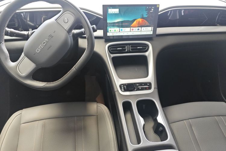 Used Geely Galaxy Geome 2026 Model 310km Youth Edition Center Console