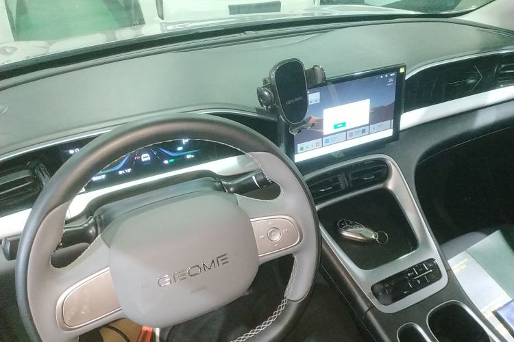 Used Geely Galaxy Geome 2026 Model 310km Youth Edition Center Console