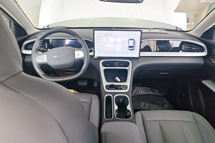 Used Geely Galaxy Geome 2026 Model 310km Dream Edition Center Console