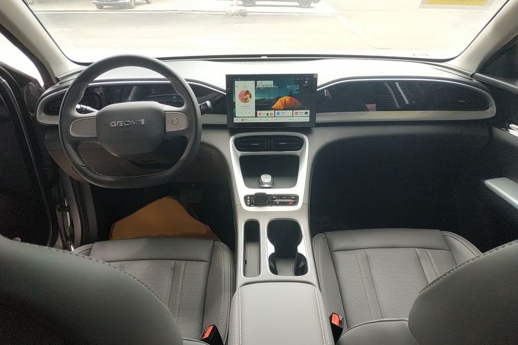 Used Geely Galaxy Geome 2026 Model 310km Youth Edition Center Console
