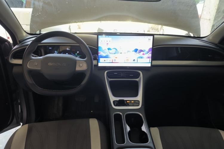 Used Geely Galaxy Geome 2026 Model 310km Dream Edition Center Console