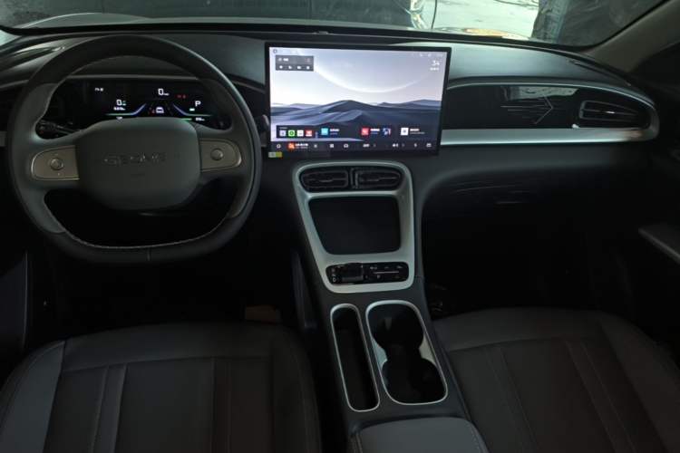 Used Geely Galaxy Geome 2026 Model 310km Dream Edition Center Console