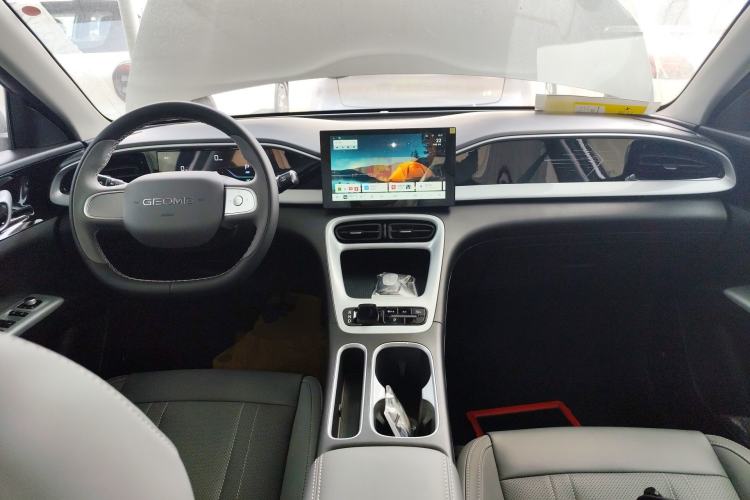Used Geely Galaxy Geome 2026 Model 310km Youth Edition Center Console