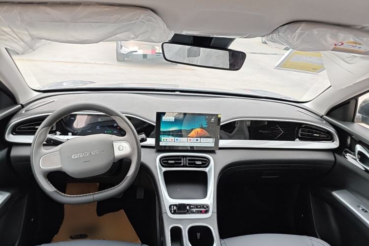 Used Geely Galaxy Geome 2026 Model 310km Youth Edition Center Console