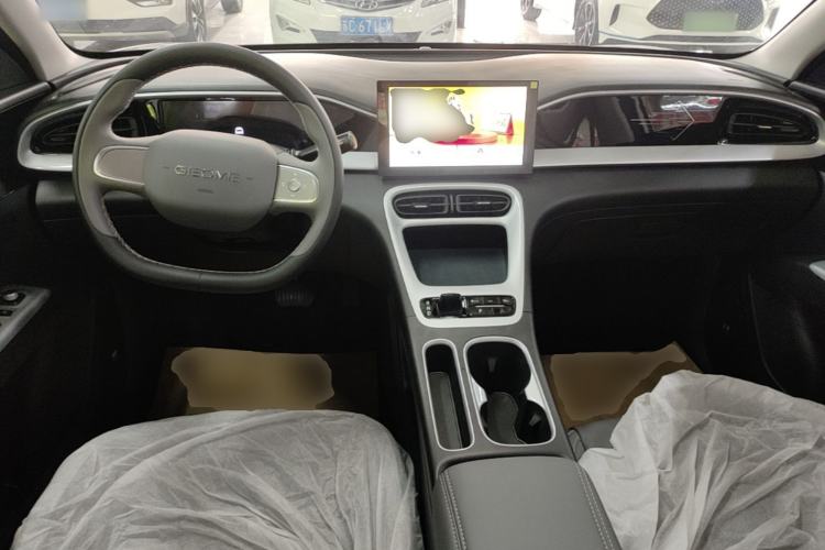 Used Geely Galaxy Geome 2026 Model 310km Youth Edition Center Console