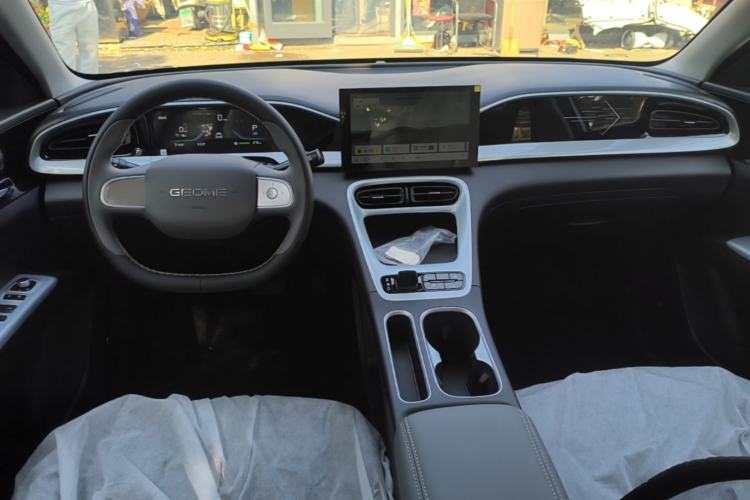 Used Geely Galaxy Geome 2026 Model 310km Youth Edition Center Console