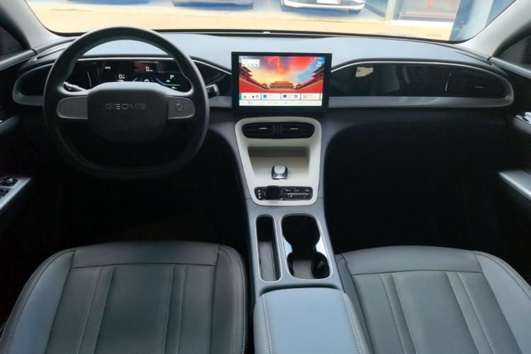 Used Geely Galaxy Geome 2026 Model 410km Carefree Edition Center Console