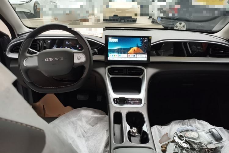 Used Geely Galaxy Geome 2026 Model 310km Youth Edition Center Console