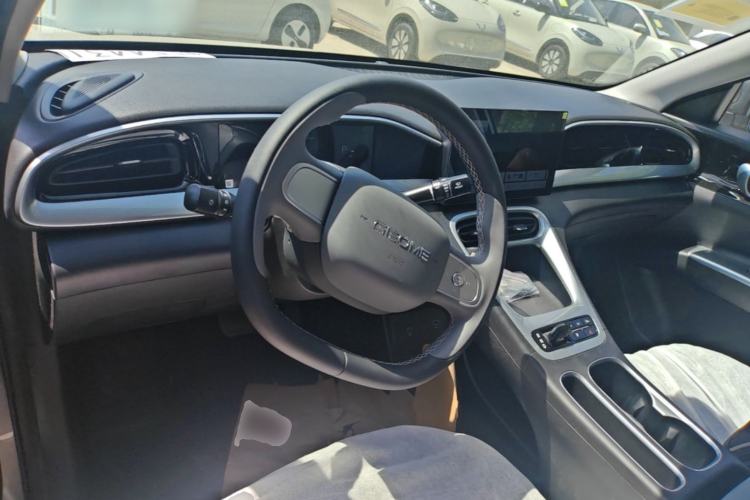 Used Geely Galaxy Geome 2026 Model 310km Youth Edition Center Console