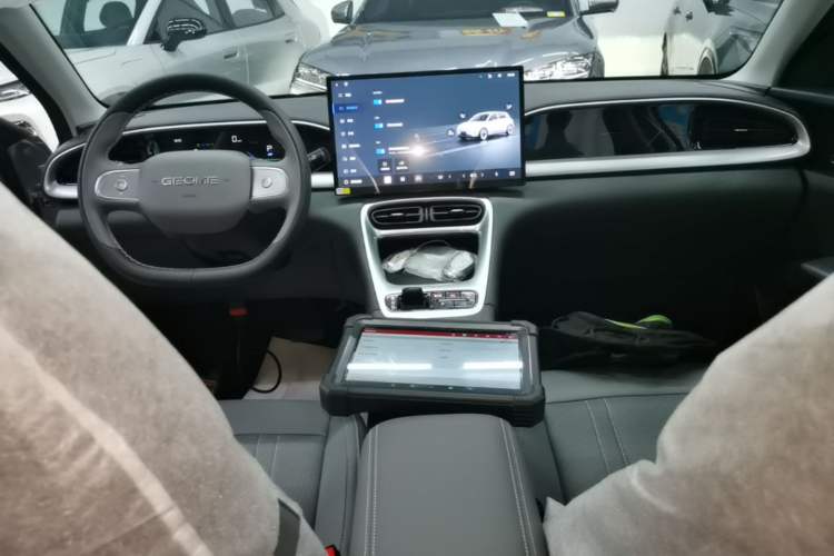 Used Geely Galaxy Geome 2026 310km Wind-Riding Edition Center Console