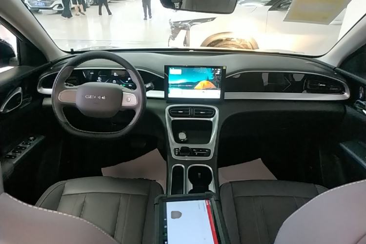 Used Geely Galaxy Geome 2026 Model 310km Youth Edition Center Console